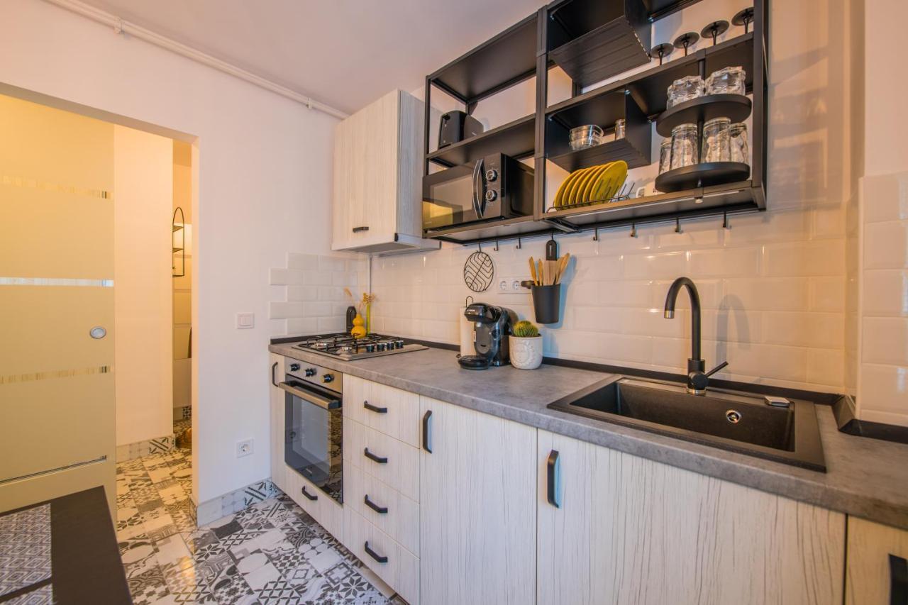 Kitty Sunflower Apartment Alba Iulia Eksteriør bilde